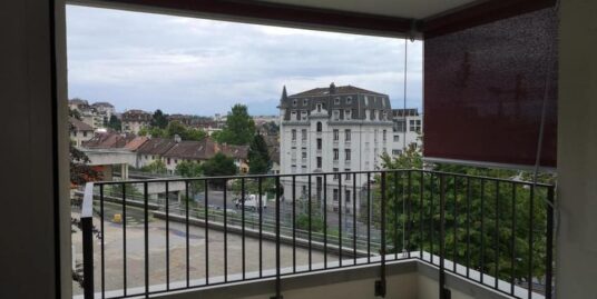 Grand studio en plein centre de Lausanne
